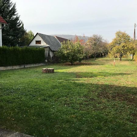 Aracsi Haziko Villa Balatonfured Bagian luar foto