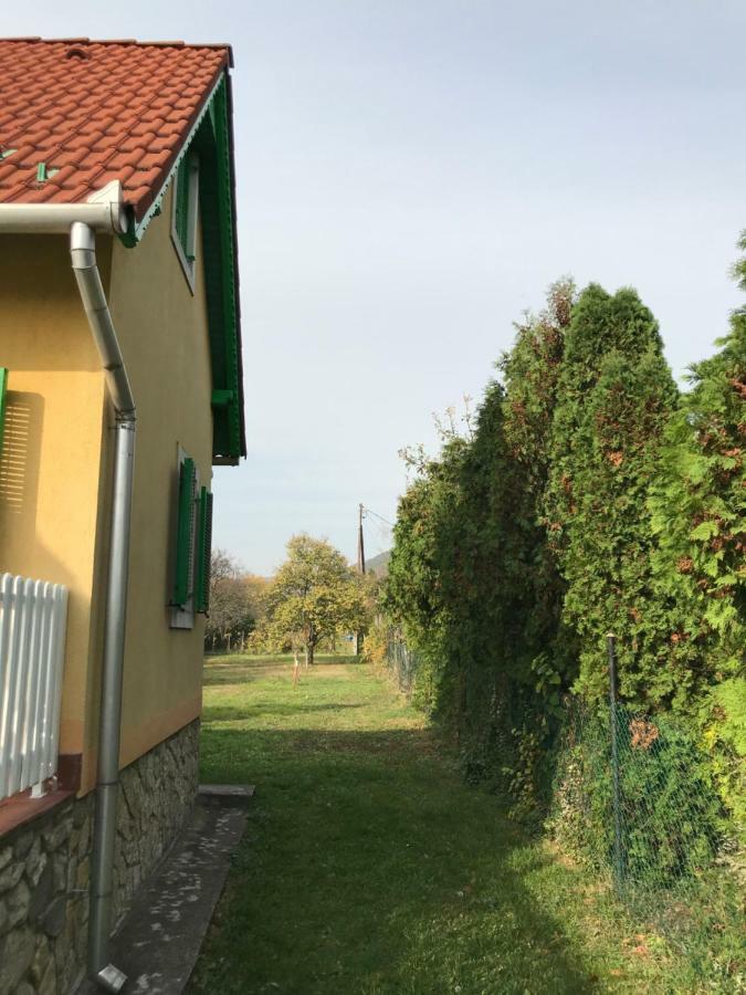Aracsi Haziko Villa Balatonfured Bagian luar foto